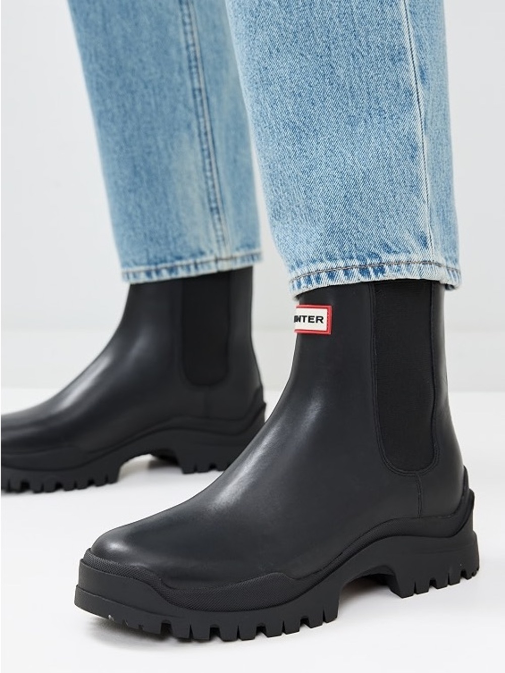 Hunter Black Women's Winica Lug Sole Waterproof Chelsea Boots Size 9 NWOT